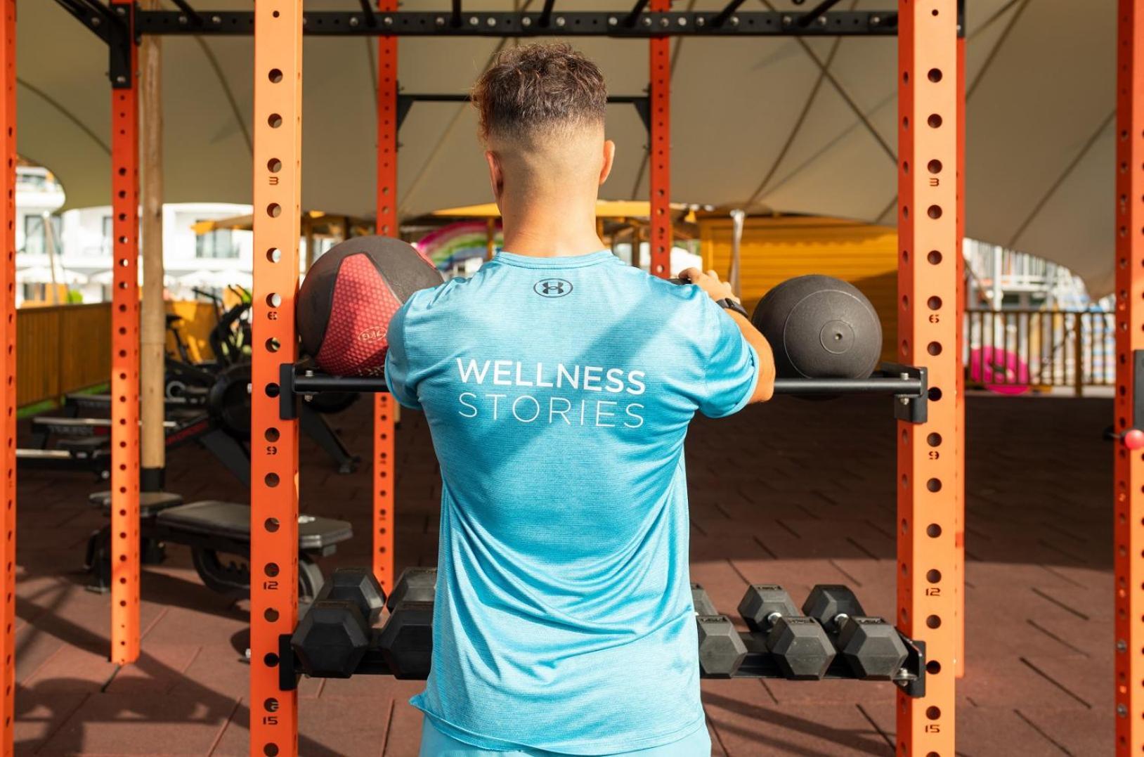 Mitsis Selection Alila Hotel Faliraki Exterior foto A man working out at a gym