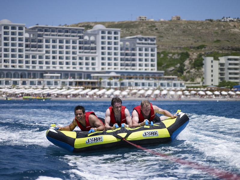Mitsis Selection Alila Hotel Faliraki Exterior foto A group of passengers on a water taxi in Antalya, Turkey