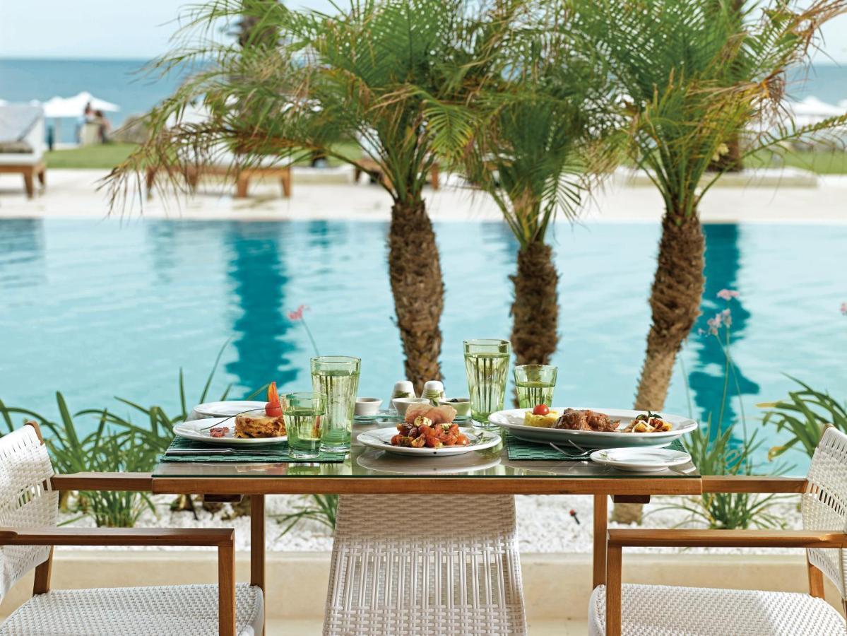Mitsis Selection Alila Hotel Faliraki Exterior foto Poolside dining at the Four Seasons Resort